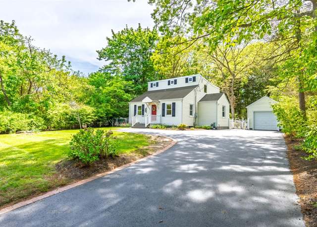 Property at 352 Gibbs Pond Rd, Nesconset, NY 11767, 3 beds, 2 baths