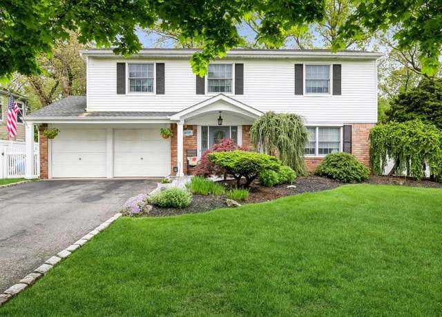 Property at 23 Dover Hill Dr, Nesconset, NY 11767, 4 beds, 2.5 baths