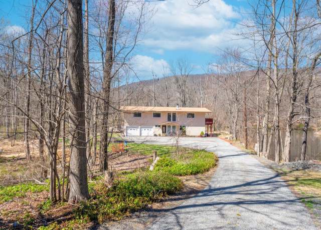 Property at 810 Haverstraw Rd, Suffern, NY 10901, 4 beds, 2.5 baths