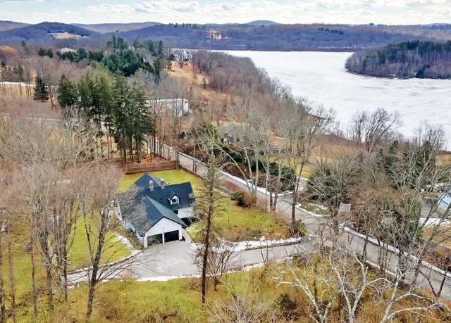 Property at 4 Old Cross River Rd, Katonah, NY 10536, 4 beds, 2.5 baths