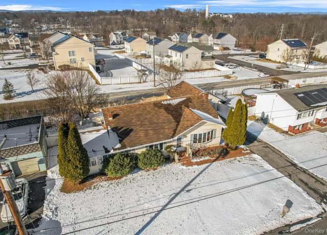 Property at 115 Vincent Dr, Middletown, NY 10940, 3 beds, 2 baths