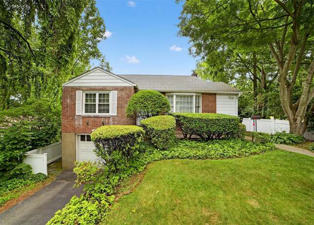 Property at 354 Grandview Blvd, Yonkers, NY 10710, 2 beds, 2 baths
