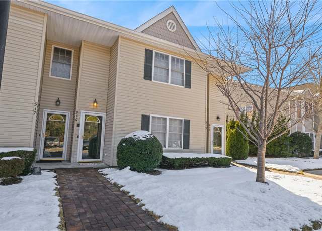 Property at 916 Altessa Blvd, Melville, NY 11747, 2 beds, 1.5 baths