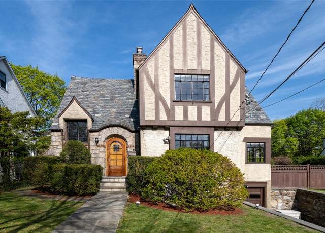 Property at 870 James St, Pelham, NY 10803, 3 beds, 3.5 baths