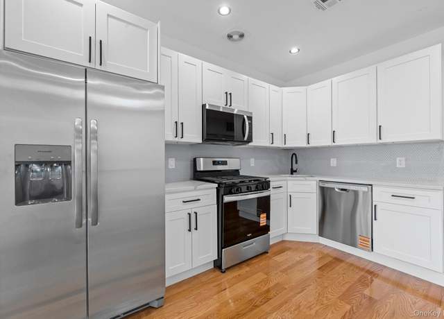 Property at 390 Essex St, Brooklyn, NY 11208, 8 beds, 5 baths