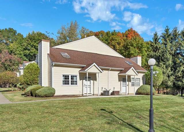 Property at 85 Brick Pond Rd, Middletown, NY 10940, 1 bed, 1.5 baths