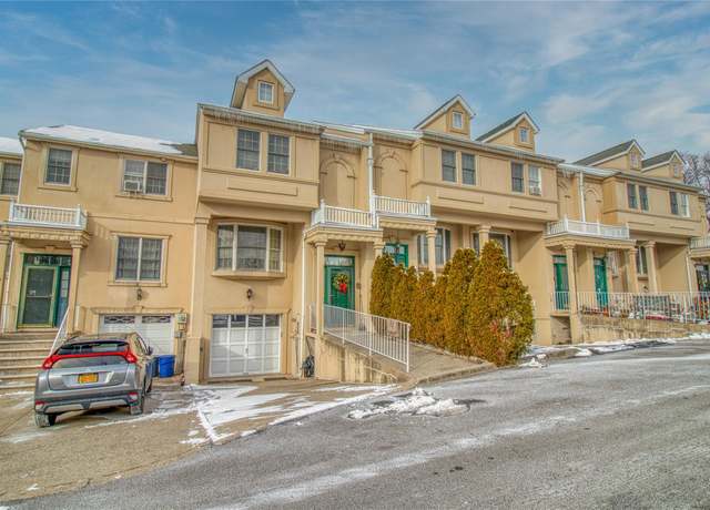 Property at 72 Garretson Ln, Staten Island, NY 10304, 3 beds, 2.5 baths