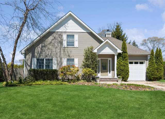 Property at 11 Staller Blvd, Hampton Bays, NY 11946, 4 beds, 2.5 baths