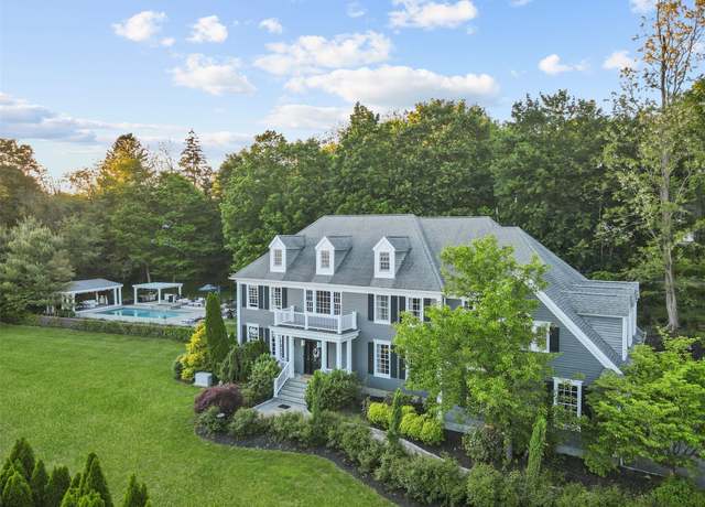 Property at 2 Cerf Ln, Mount Kisco, NY 10549, 4 beds, 4.5 baths