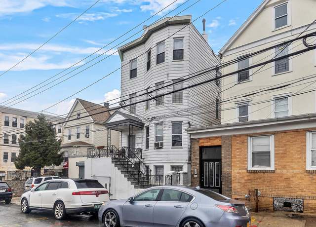 Property at 156 Beech St, Yonkers, NY 10701, 8 beds, 3 baths