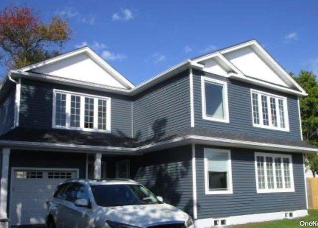Property at 33 Corona Dr #116, Bethpage, NY 11714, 4 beds, 2.5 baths