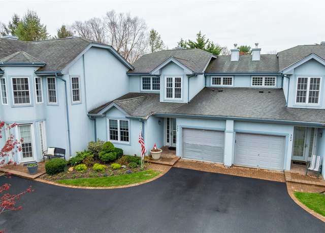 Property at 593 Bardini Dr, Melville, NY 11747, 2 beds, 2.5 baths