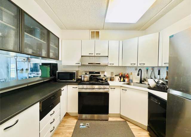 Property at 703 Pelham Rd #303, New Rochelle, NY 10805, 2 beds, 2 baths
