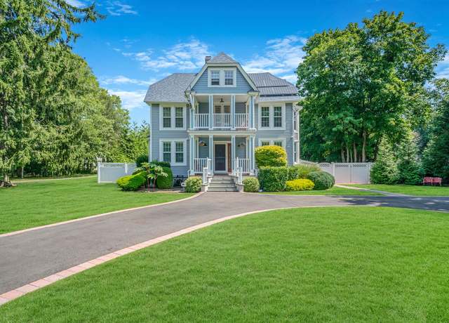 Property at 318 Woodhollow Rd, Great River, NY 11739, 4 beds, 2.5 baths