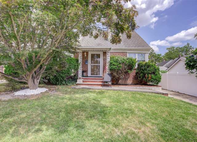 Property at 4843 201st St, Bayside, NY 11364, 3 beds, 3 baths