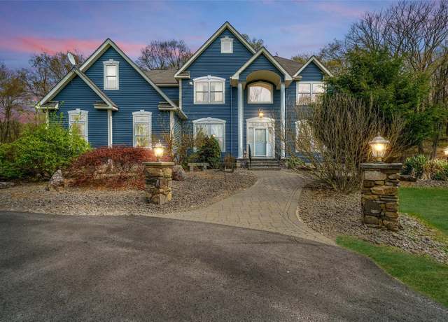 Property at 424 Orchard Hill Rd, Harriman, NY 10926, 6 beds, 5.5 baths