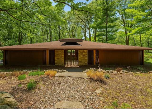 Property at 5 Laura Ln, Pomona, NY 10970, 4 beds, 2.5 baths