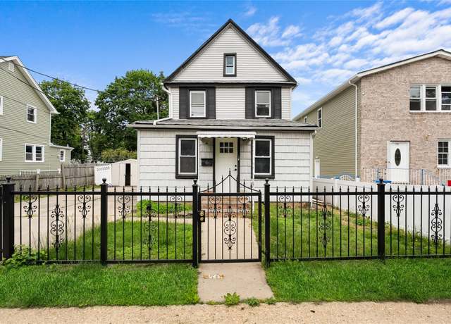 Property at 82 Laurel Ave, Hempstead, NY 11550, 4 beds, 2 baths