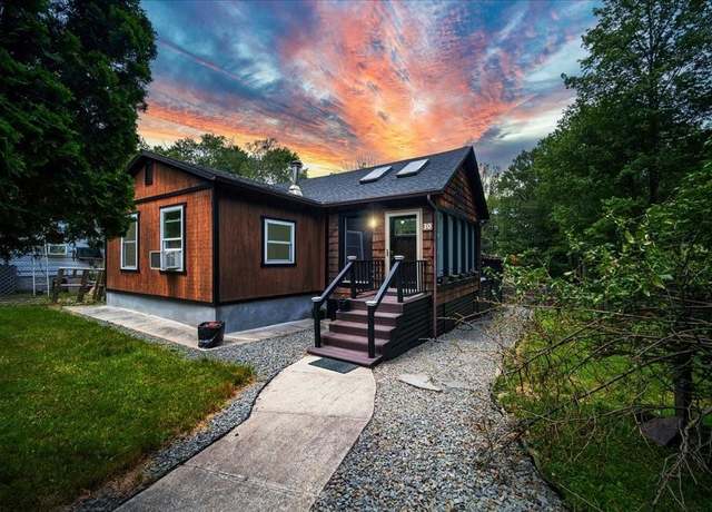 Property at 30 W Sullivan Pl, Bethel, NY 12778, 2 beds, 1 bath