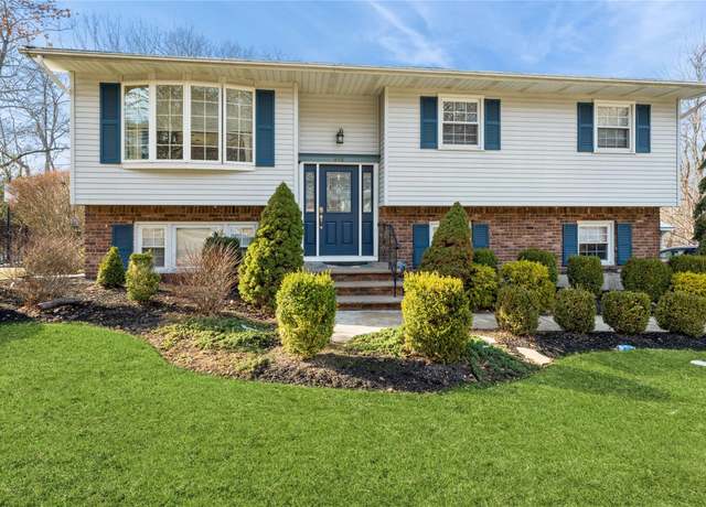 Property at 910 Ashland St, Valley Cottage, NY 10989, 5 beds, 2 baths