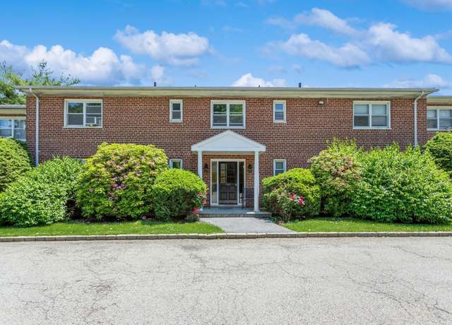 Property at 352 N State Rd Unit 2H, Briarcliff Manor, NY 10510, 2 beds, 1 bath
