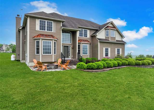 Property at 54 Fox Hill Run, Rock Tavern, NY 12575, 4 beds, 2.5 baths