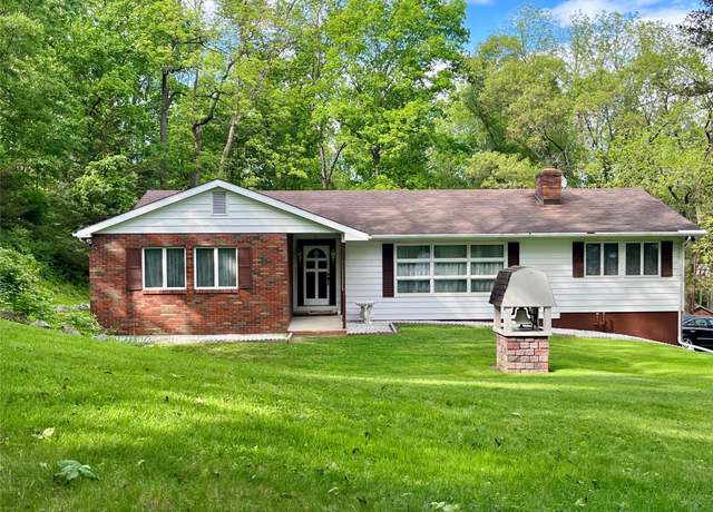 Property at 62 Waterbury Rd, Warwick, NY 10990, 3 beds, 2 baths