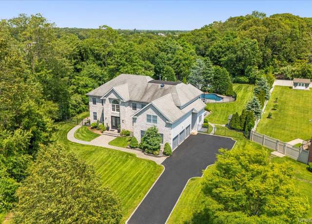Property at 16 Home Ct, Huntington, NY 11743, 6 beds, 3.5 baths