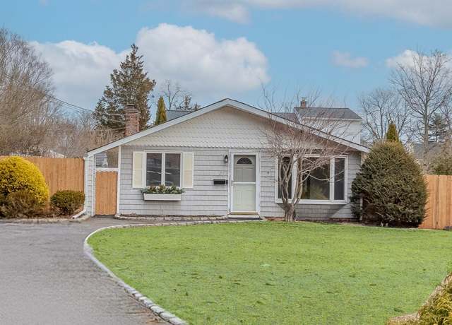 Property at 293 1st Ave, Saint James, NY 11780, 3 beds, 1 bath