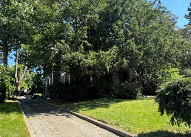 Property at 76 Long Dr, Hempstead, NY 11550, 4 beds, 3.5 baths