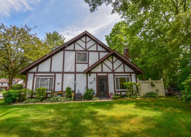 Property at 62 Crystal Rock Ct, Middle Island, NY 11953, 4 beds, 1 bath