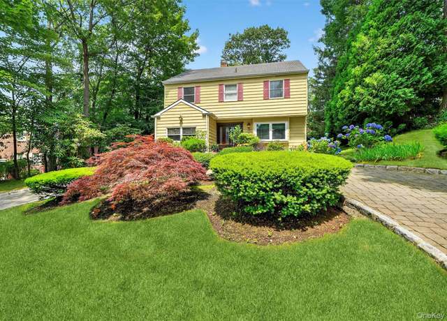 Property at 99 Spencer Dr, New Rochelle, NY 10801, 4 beds, 2.5 baths