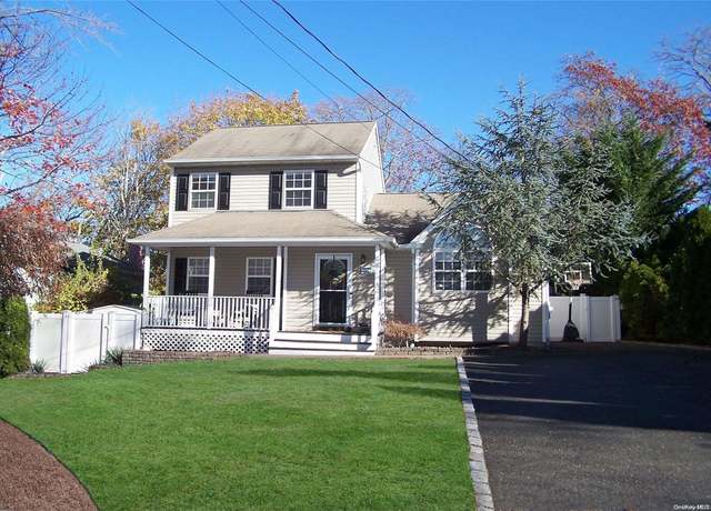 Property at 57 Zenith Rd, Rocky Point, NY 11778, 3 beds, 2 baths