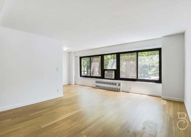 Property at 33-68 21st St Unit 2D, Astoria, NY 11106, 3 beds, 1.5 baths