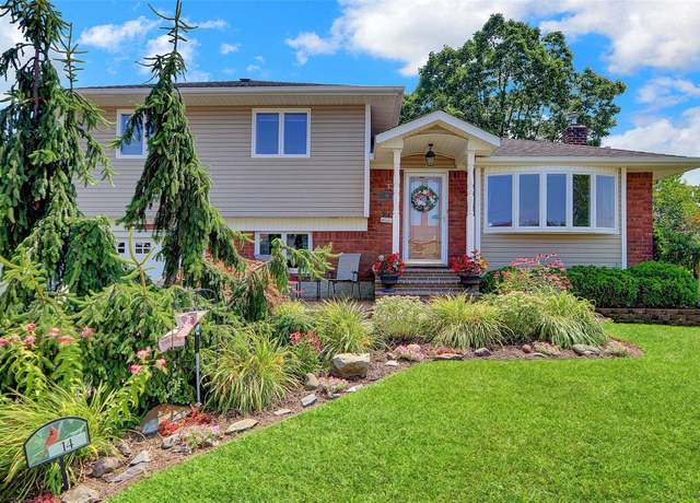 Property at 14 Cheryl Ln N, Farmingdale, NY 11735, 3 beds, 1.5 baths