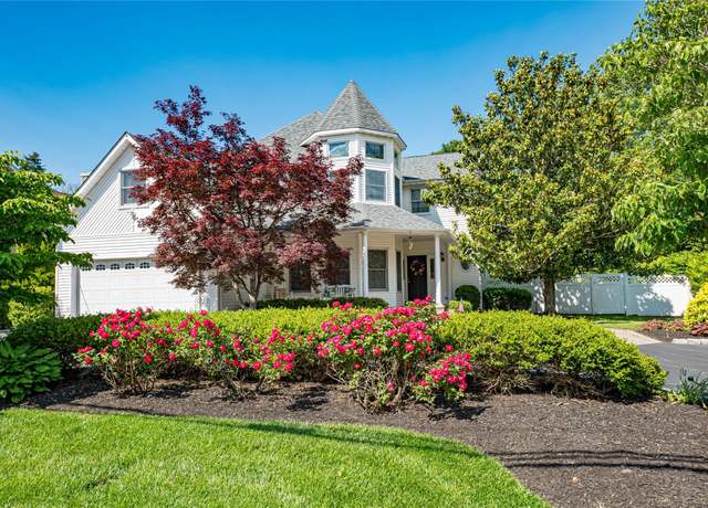 Property at 11 Aron St, Smithtown, NY 11787, 4 beds, 2.5 baths