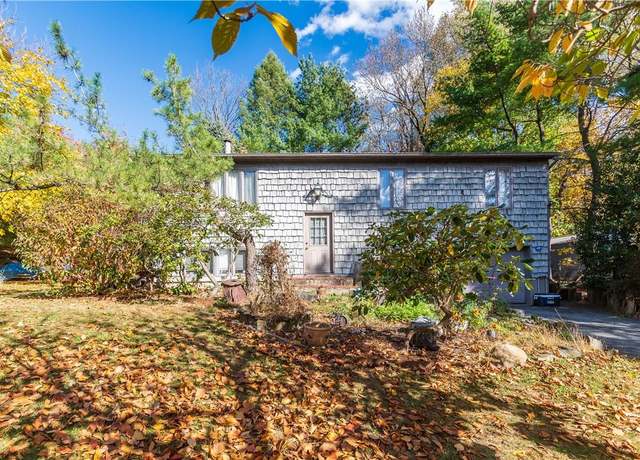 Property at 8 Colonial Ave, Fishkill, NY 12524, 3 beds, 2 baths
