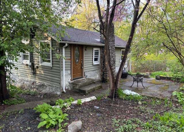 Property at 16 Stanton Trl, Monroe, NY 10950, 2 beds, 1 bath