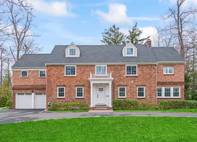 Property at 81 Station Rd, Great Neck, NY 11023, 7 beds, 6.5 baths