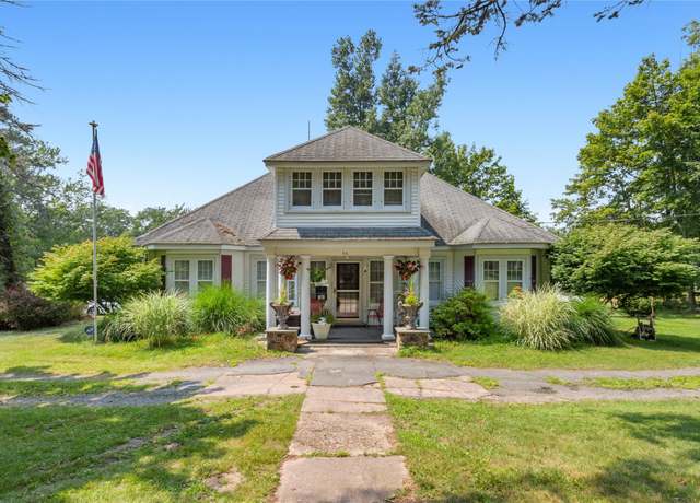 Property at 46 Lakewood Ave, Monticello, NY 12701, 5 beds, 2.5 baths