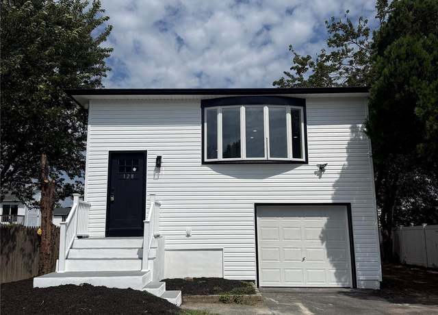 Property at 128 Spring St, Massapequa, NY 11758, 6 beds, 2 baths