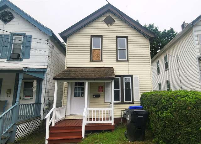 Property at 164 Thompson St, Poughkeepsie, NY 12601, 3 beds, 1.5 baths
