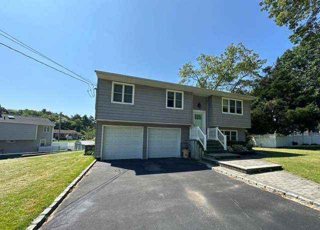 Property at 58 Hauppauge Rd, Hauppauge, NY 11788, 4 beds, 2 baths