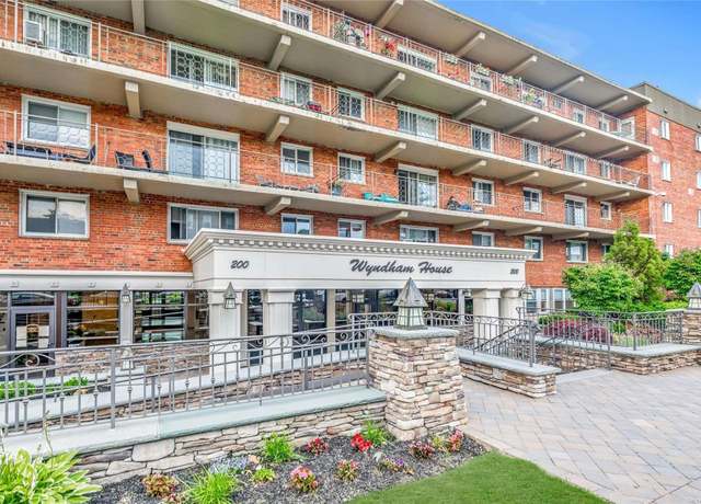 Property at 200 Atlantic Ave #105, Lynbrook, NY 11563, 1 bed, 1 bath