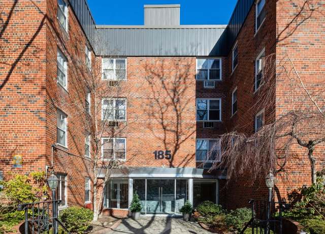 Property at 185 S Middle Neck Rd S Unit 1 R, Great Neck, NY 11021, 1 bed, 1 bath
