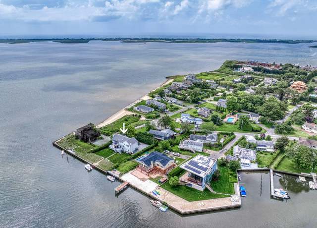Property at 2 Bayside Ave, East Quogue, NY 11942, 4 beds, 3 baths
