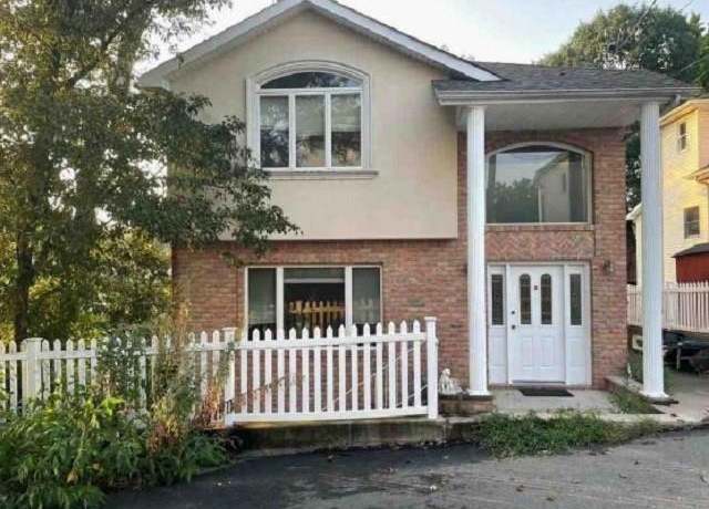 Property at 99 Excelsior Ave, Staten Island, NY 10309, 4 beds, 3.5 baths