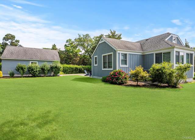 Property at 2360 Peconic Bay Blvd, Laurel, NY 11948, 3 beds, 2 baths