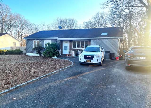 Property at 12 Beacon St, Shirley, NY 11967, 4 beds, 1 bath