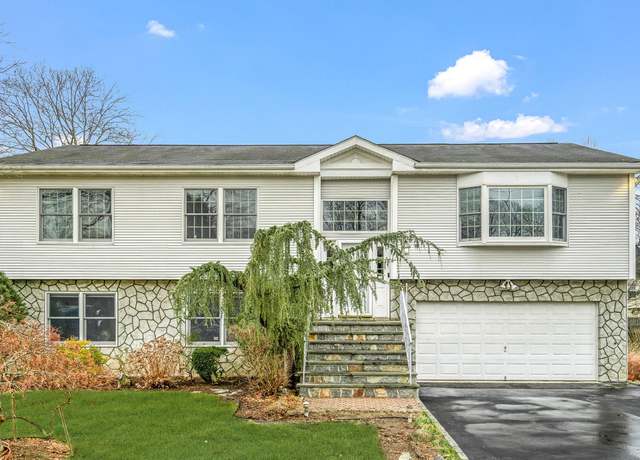 Property at 9 Adelphi Ave, Harrison, NY 10528, 3 beds, 3.5 baths